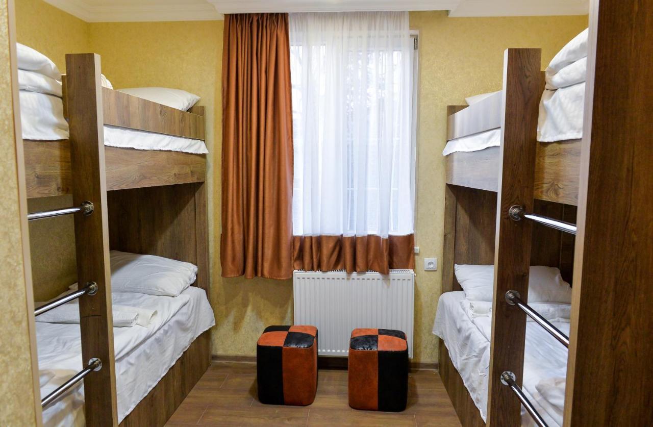 Hostel Look Koetaisi Buitenkant foto